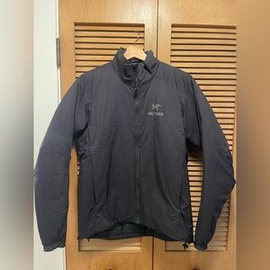 Arc'teryx Men's Black Atom AR jacket